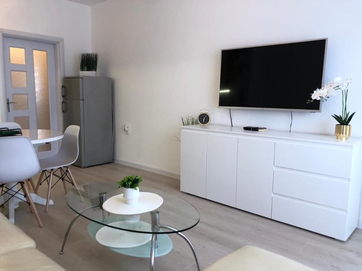 Magnolia Apartment Varna Esterno foto