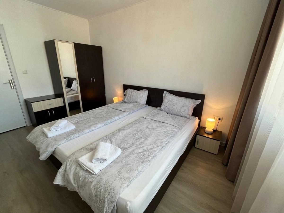 Magnolia Apartment Varna Esterno foto